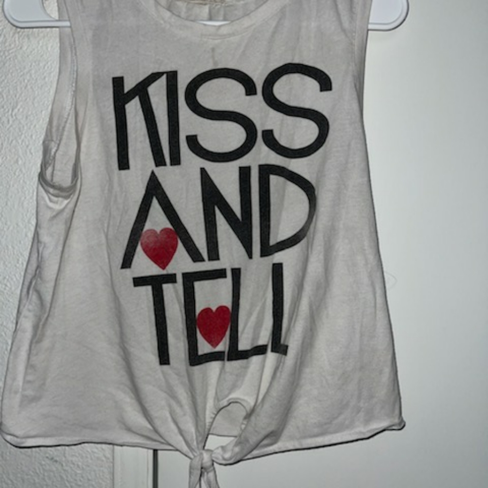 S white tank